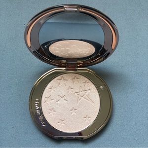 Charlotte Tilbury Glow Glide Highlighter in Champagne Glow